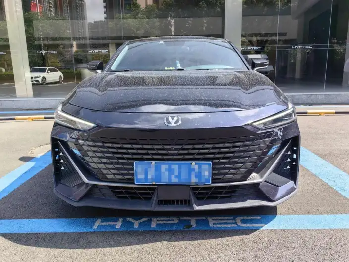 Changan UNI-V 2022 Model 1.5T Noble Model – фото 2