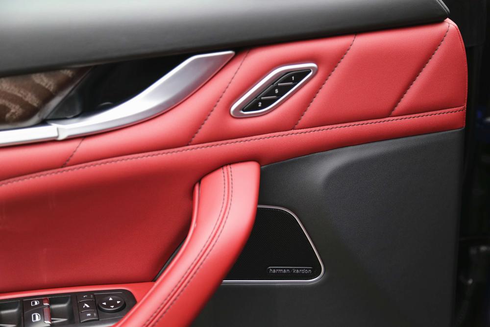 Levante 2021 3.0T Luxury – фото 12