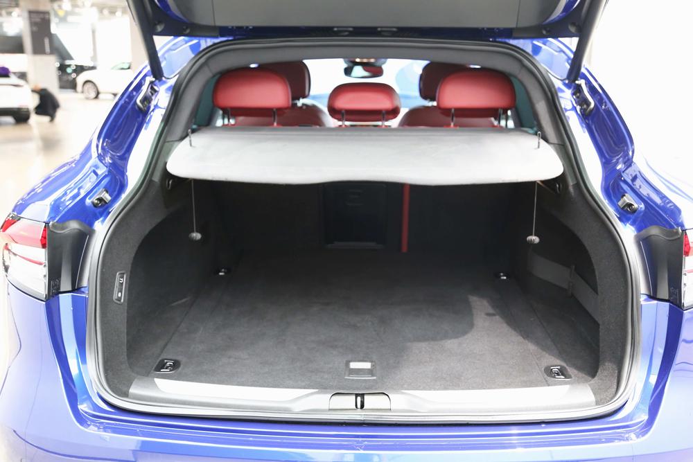 Levante 2021 3.0T Luxury – фото 32