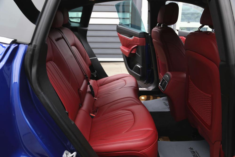 Levante 2021 3.0T Luxury – фото 34