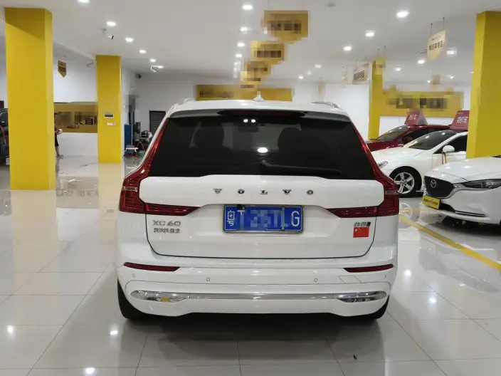 Volvo XC60 2025 Model B5 4WD Smart Range Deluxe Edition – фото 5