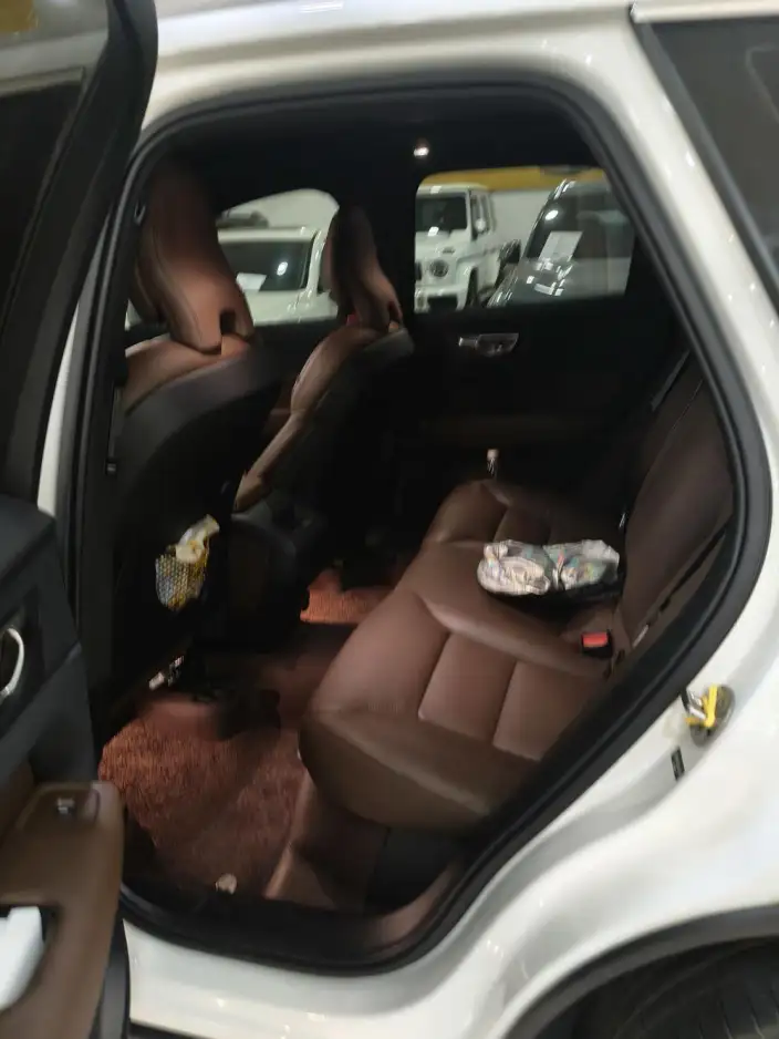 Volvo XC60 2025 Model B5 4WD Smart Range Deluxe Edition – фото 9