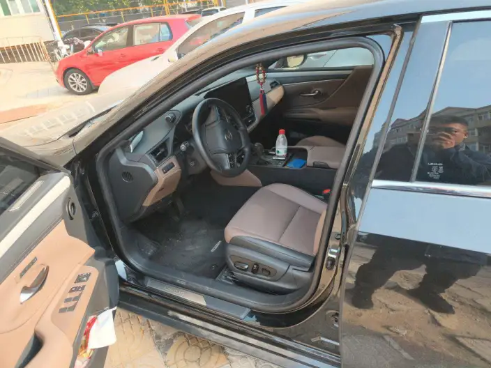 Lexus ES 2025 Model 200 Premium – фото 9