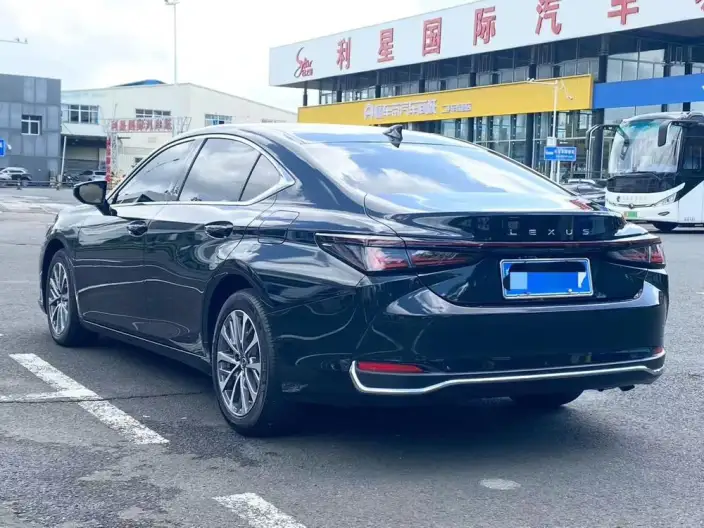 Lexus ES 2026 Model 200 Premium – фото 4