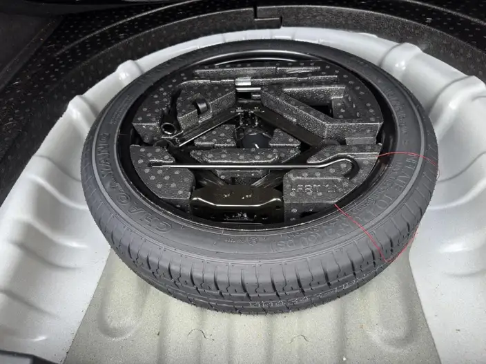 Roewe i5 2023 Model 1.5L CVT Zunrong Edition – фото 9