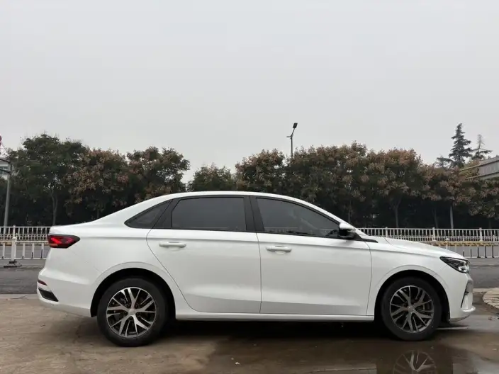 Geely Emgrand 2023 Model No. 4 Gen Champion Edition 1.5L CVT Luxury Model – фото 7