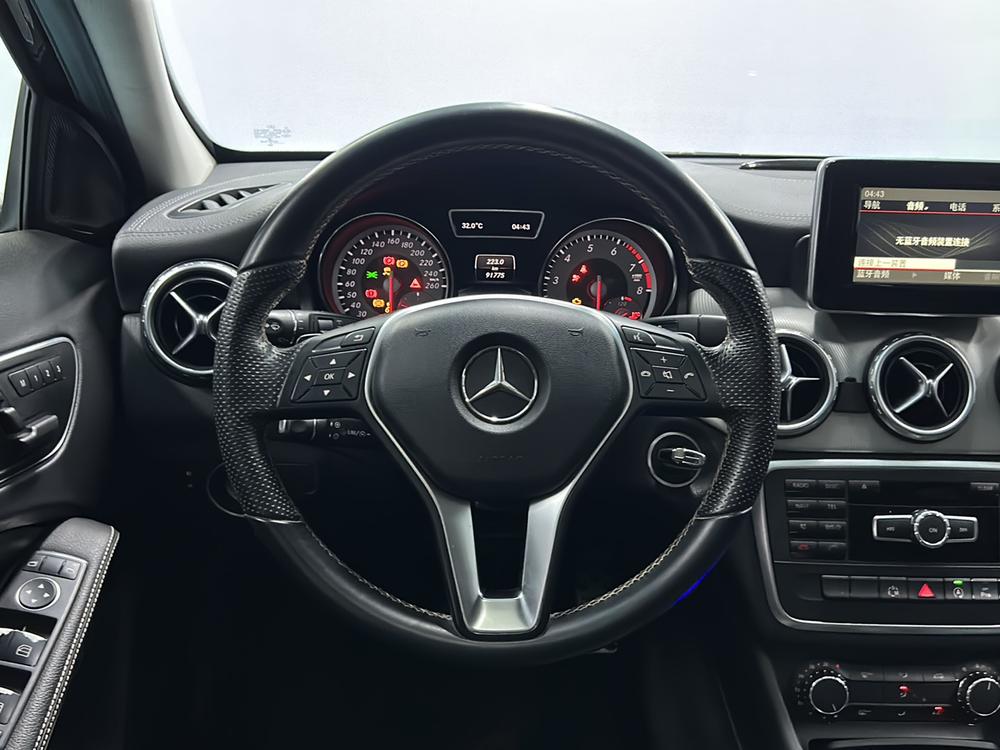 Mercedes-Benz GLA 2015 GLA 200 Style – фото 16