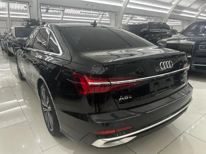 Audi A6L 2023 Model 55 TFSI quattro Exclusive Dynamic Model – фото 3