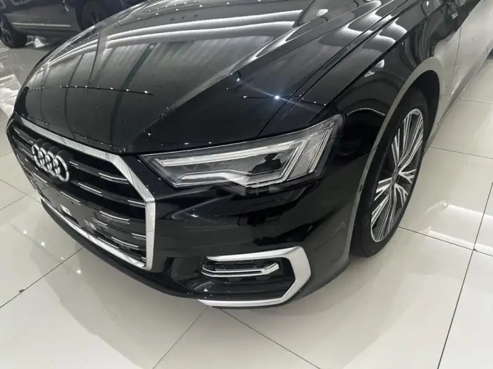 Audi A6L 2023 Model 55 TFSI quattro Exclusive Dynamic Model – фото 9