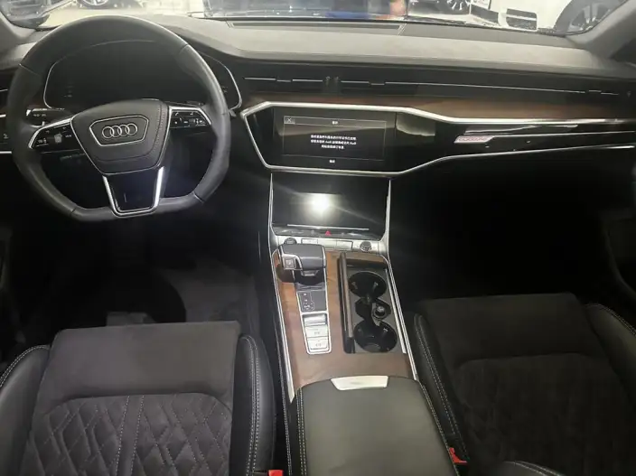 Audi A6L 2023 Model 55 TFSI quattro Exclusive Dynamic Model – фото 10