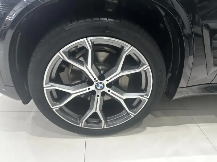 BMW X5 2023 Model xDrive30Li Exclusive Model M Sports Night Set – фото 6