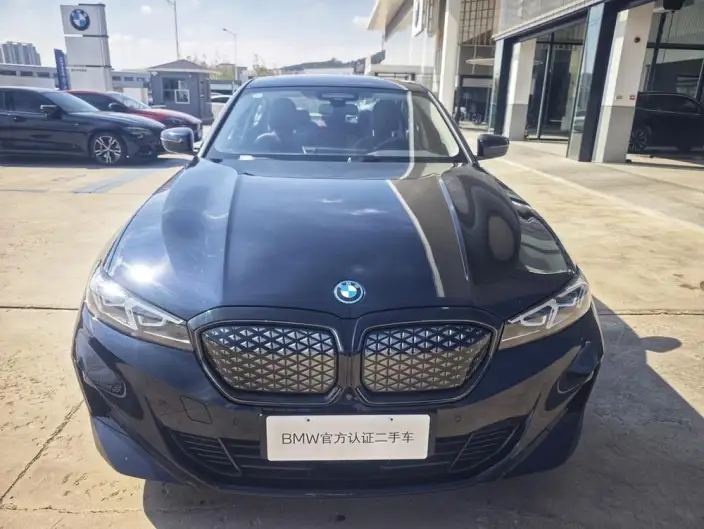 BMW i3 2025 Model eDrive40L Night Set – фото 2