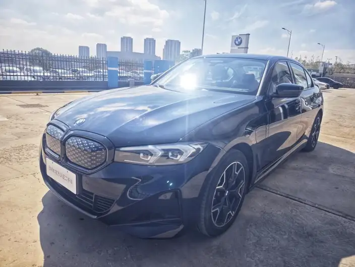 BMW i3 2025 Model eDrive40L Night Set – фото 10