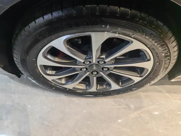 Lincoln Z 2022 Model Facelift i Xiang Zunya Edition – фото 9
