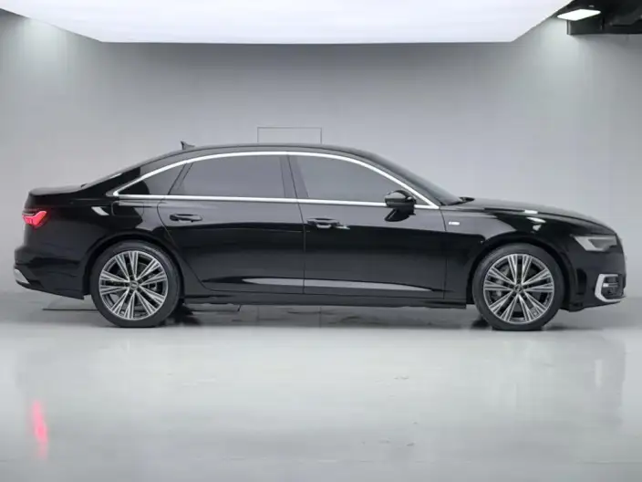 Audi A6L 2025 Model 55 TFSI quattro Exclusive Dynamic Model – фото 8