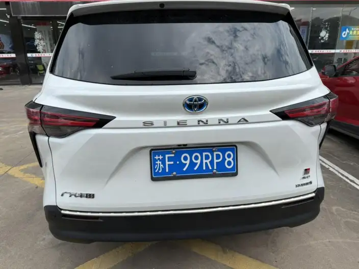 Toyota Sienna 2021 Model 2.5L Hybrid Comfort Edition – фото 4