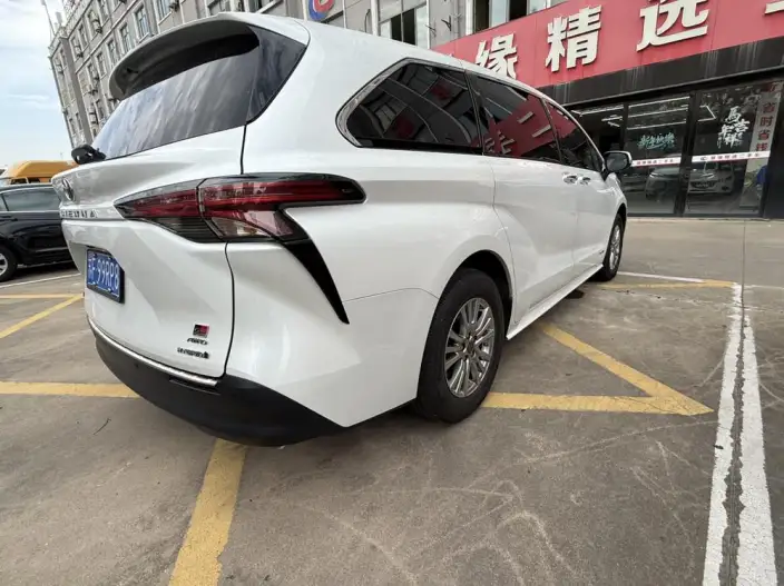 Toyota Sienna 2021 Model 2.5L Hybrid Comfort Edition – фото 5