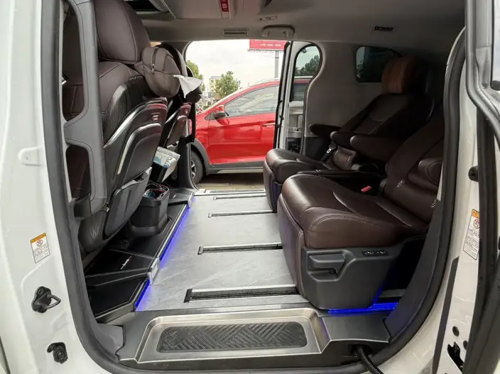 Toyota Sienna 2021 Model 2.5L Hybrid Comfort Edition – фото 7