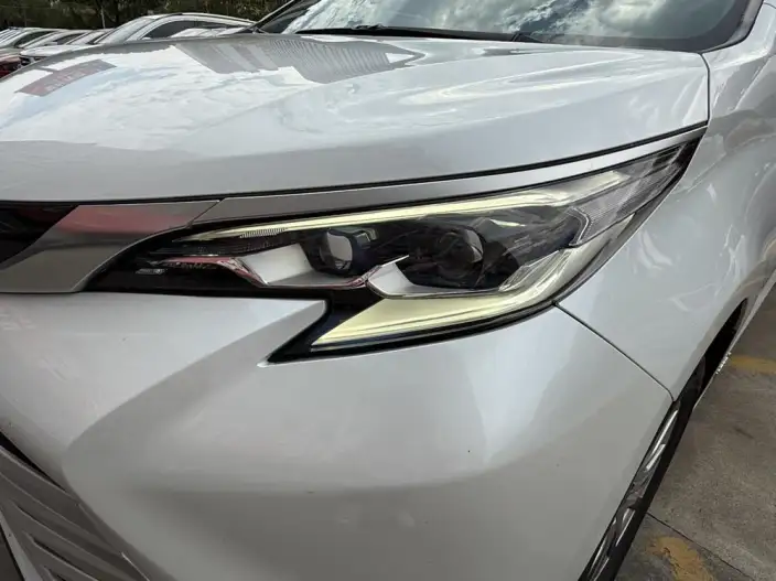 Toyota Sienna 2021 Model 2.5L Hybrid Comfort Edition – фото 8
