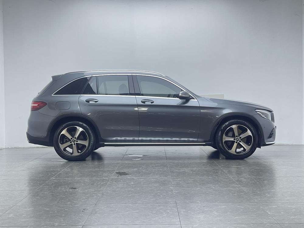 Mercedes-Benz GLC 2017 GLC 260 4MATIC Luxury – фото 8