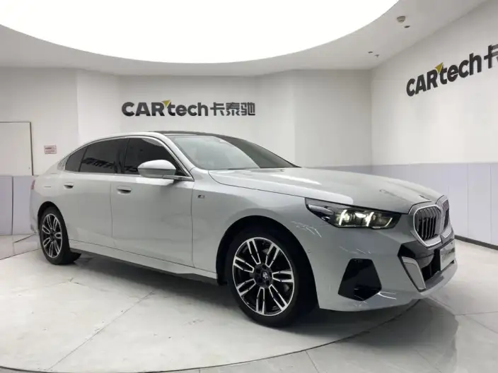 BMW 5 Series 2024 Model 525Li M Sports Set – фото 3