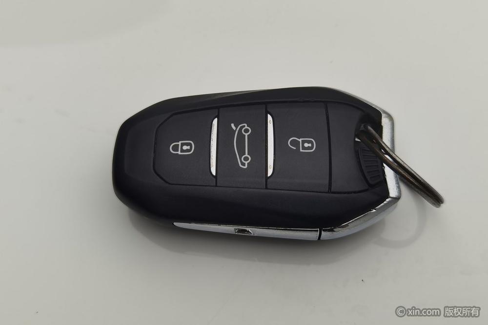 Citroën C3-XR 2015 модификация 1.6L автоматическое Intelligent – фото 6