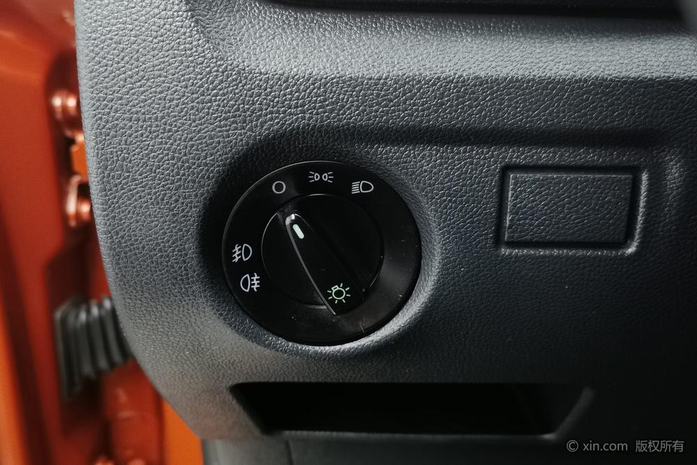 Skoda Fabia 2009 модификация 1.4L автоматическое Jingling Edition – фото 16