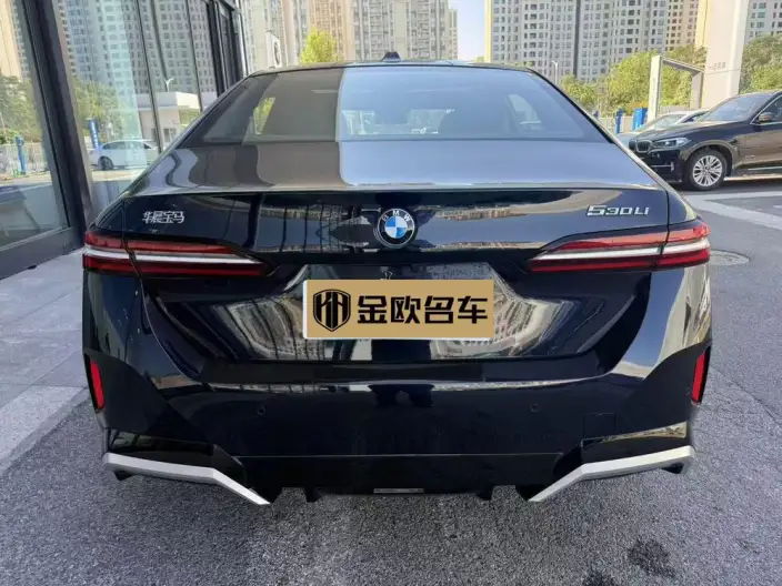 BMW 5 Series 2025 Model 530Li Exclusive Model M Sports Set – фото 4