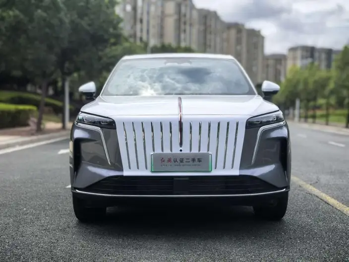 HONGQI HS6 PHEV 2026 Model 220 4WD Smart Hybrid Edition – фото 2