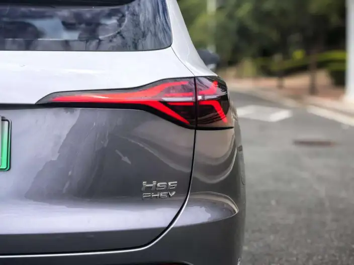 HONGQI HS6 PHEV 2026 Model 220 4WD Smart Hybrid Edition – фото 9
