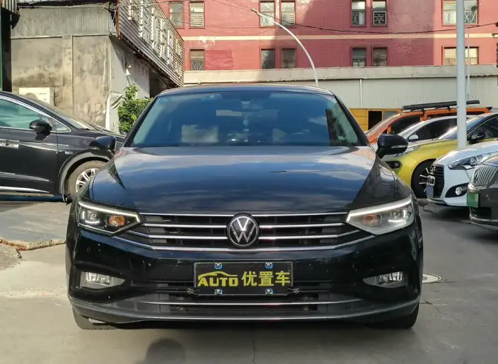 Volkswagen Magotan 2021 Model 330TSI DSG 30th Anniversary Memorial Edition – фото 2