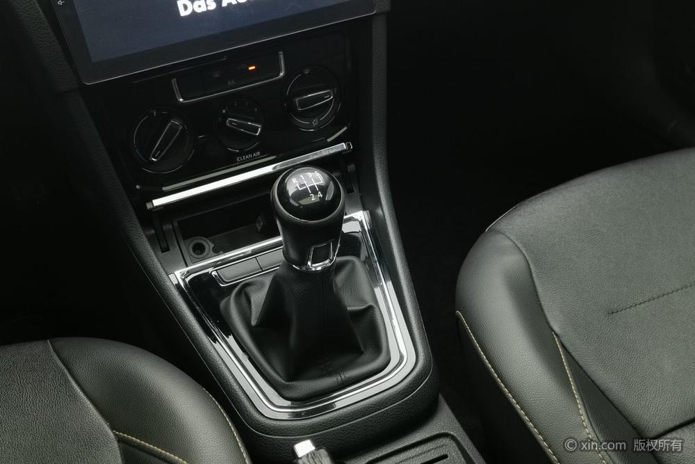 Volkswagen Bora 2018 модификация 1.5L Manual Com f ort – фото 15