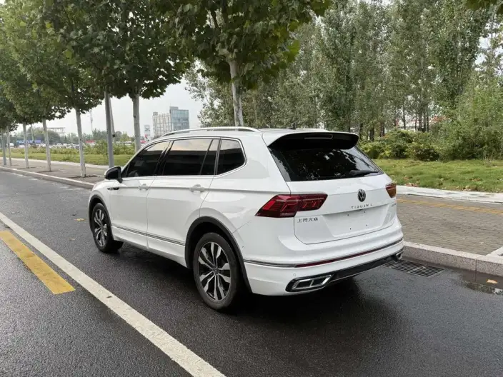 Volkswagen Tiguan L 2022 Model 330TSI Automatic 2WD R-Line Enjoy the version more – фото 5