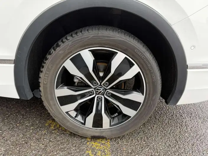 Volkswagen Tiguan L 2022 Model 330TSI Automatic 2WD R-Line Enjoy the version more – фото 9