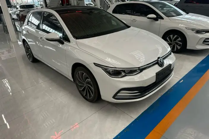 Volkswagen Golf 2021 Model 280TSI DSG Pro – фото 3