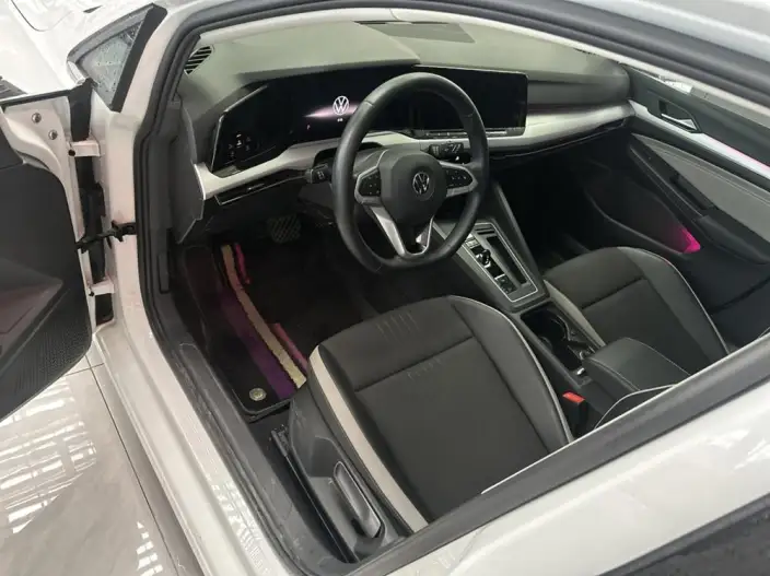 Volkswagen Golf 2021 Model 280TSI DSG Pro – фото 4