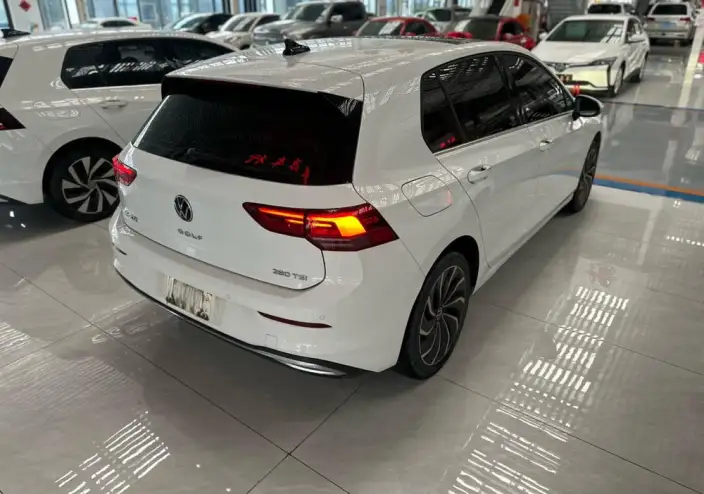Volkswagen Golf 2021 Model 280TSI DSG Pro – фото 6