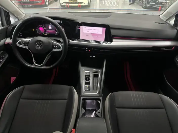 Volkswagen Golf 2021 Model 280TSI DSG Pro – фото 8