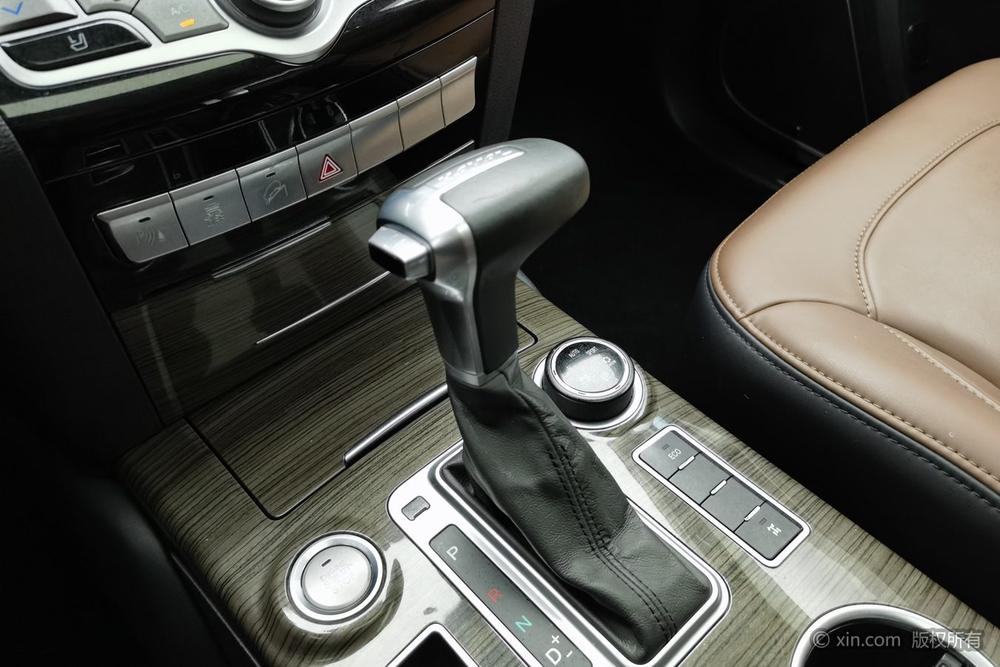 Haval H9 2016 модификация 2.0T 4WD Luxury 7 seat – фото 16