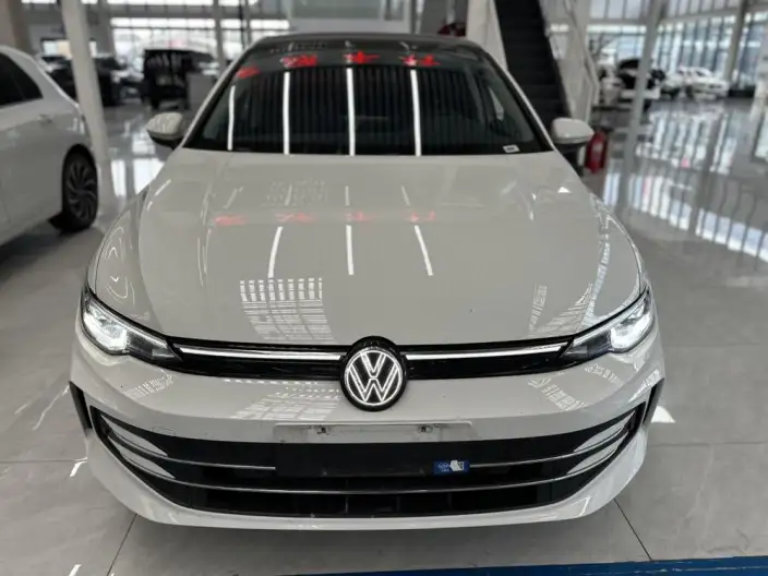 Volkswagen Golf 2025 Model Facelift 300TSI Pro – фото 2