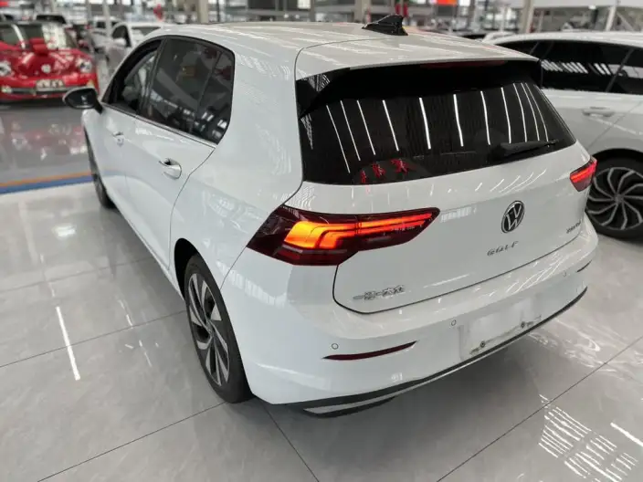 Volkswagen Golf 2025 Model Facelift 300TSI Pro – фото 4