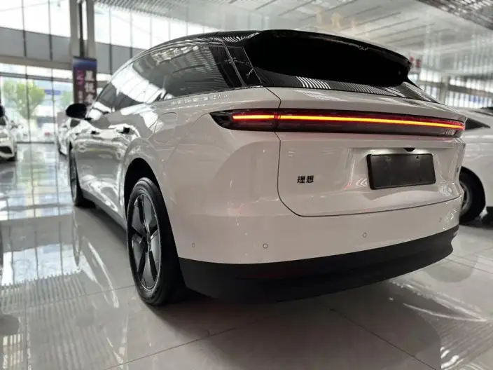 Li Auto i6 2025 Model 2WD Standard Edition – фото 3