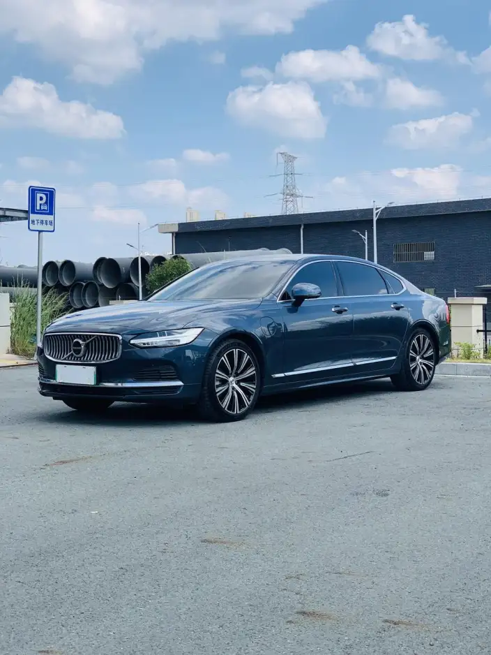Volvo S90 PHEV 2023 Model T8 4WD Long Battery Life Pro Smart Elegance Deluxe Edition