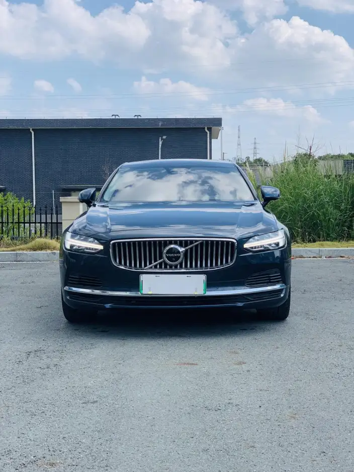Volvo S90 PHEV 2023 Model T8 4WD Long Battery Life Pro Smart Elegance Deluxe Edition