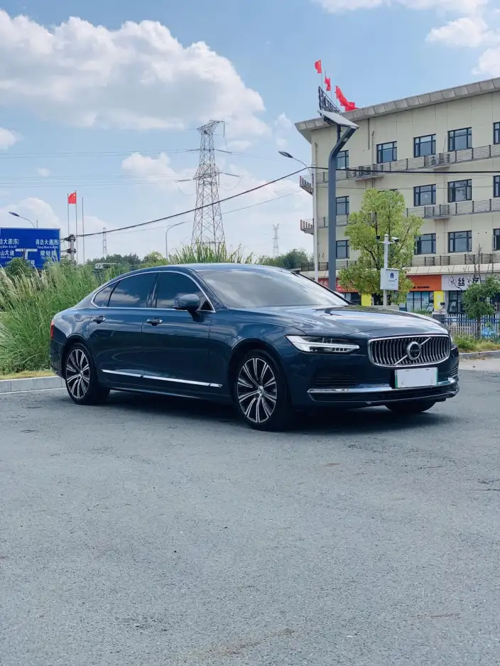 Volvo S90 PHEV 2023 Model T8 4WD Long Battery Life Pro Smart Elegance Deluxe Edition