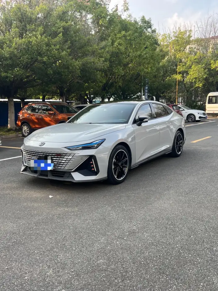 Changan UNI-V 2022 Model 1.5T Smart Pilot Model