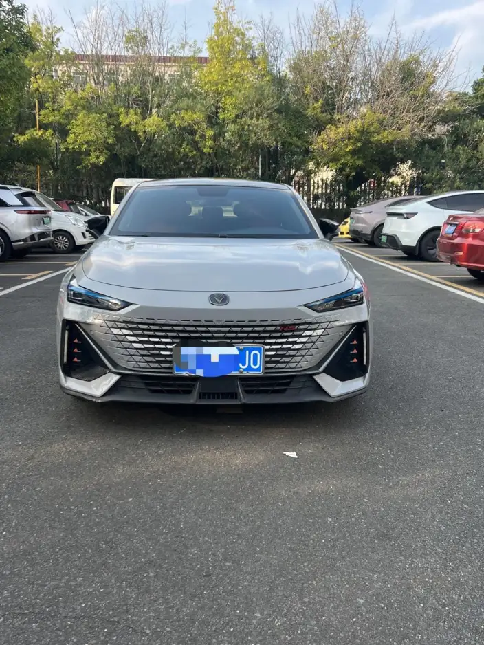 Changan UNI-V 2022 Model 1.5T Smart Pilot Model