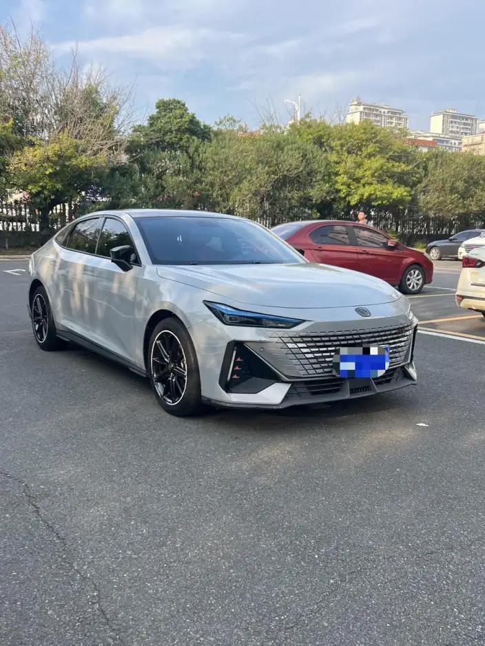 Changan UNI-V 2022 Model 1.5T Smart Pilot Model