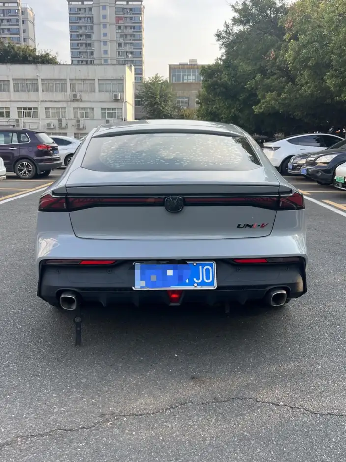 Changan UNI-V 2022 Model 1.5T Smart Pilot Model – фото 5