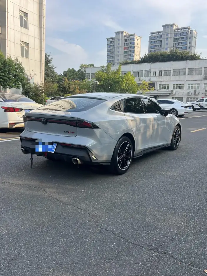 Changan UNI-V 2022 Model 1.5T Smart Pilot Model – фото 6
